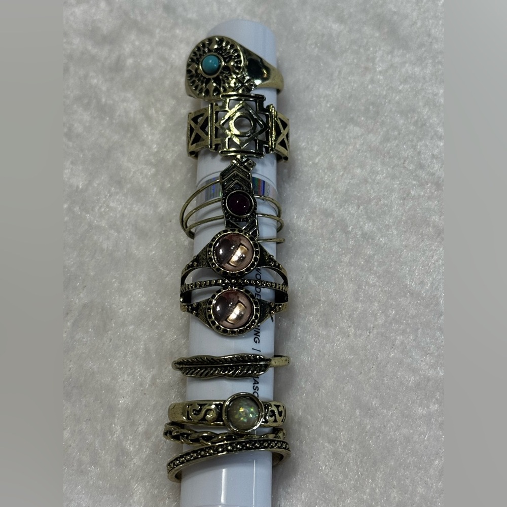Elegant Gold Tone Western Boho (8) Ring Set Size 9